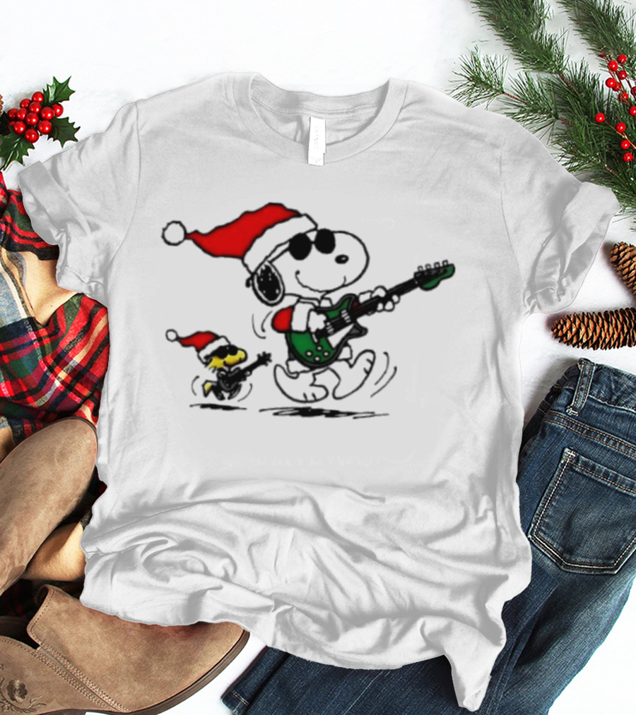 Snoopy Christmas Rocking Guitar Santa Hat Woodstock Peanuts T-Shirt