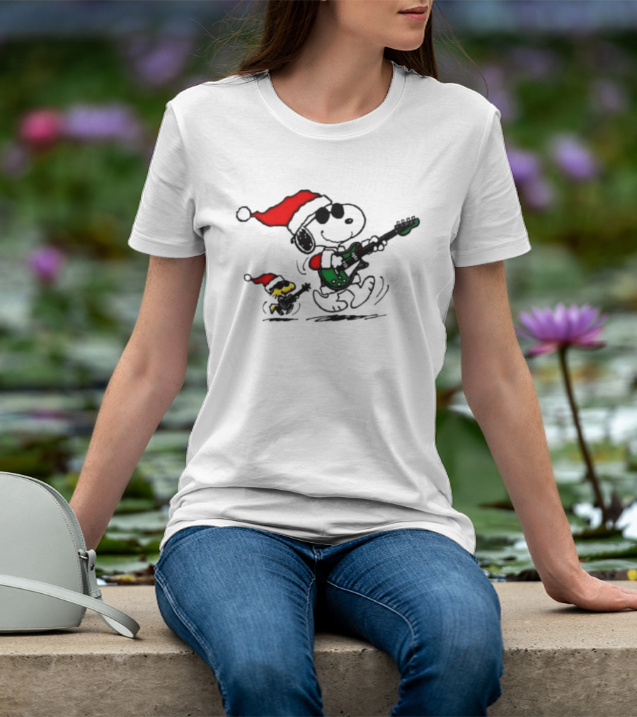 Snoopy Christmas Rocking Guitar Santa Hat Woodstock Peanuts T-Shirt
