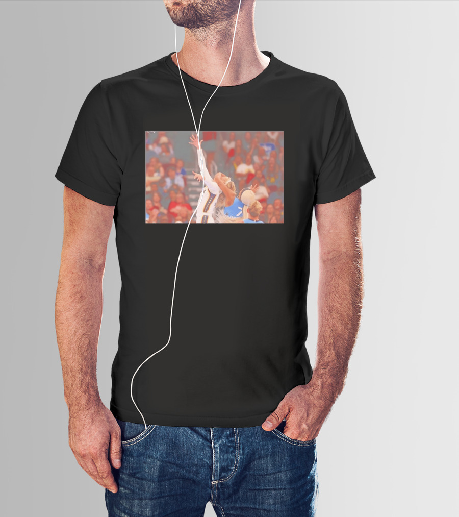 Chennedy Carter 7 Intense Matchup Chicago Sky Vs Indiana Fever Basketball Action T-Shirt