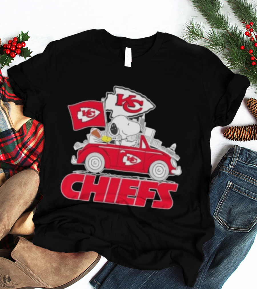 Snoopy Driving Kansas City Chiefs Car With Skyline And Flag T-Shirt