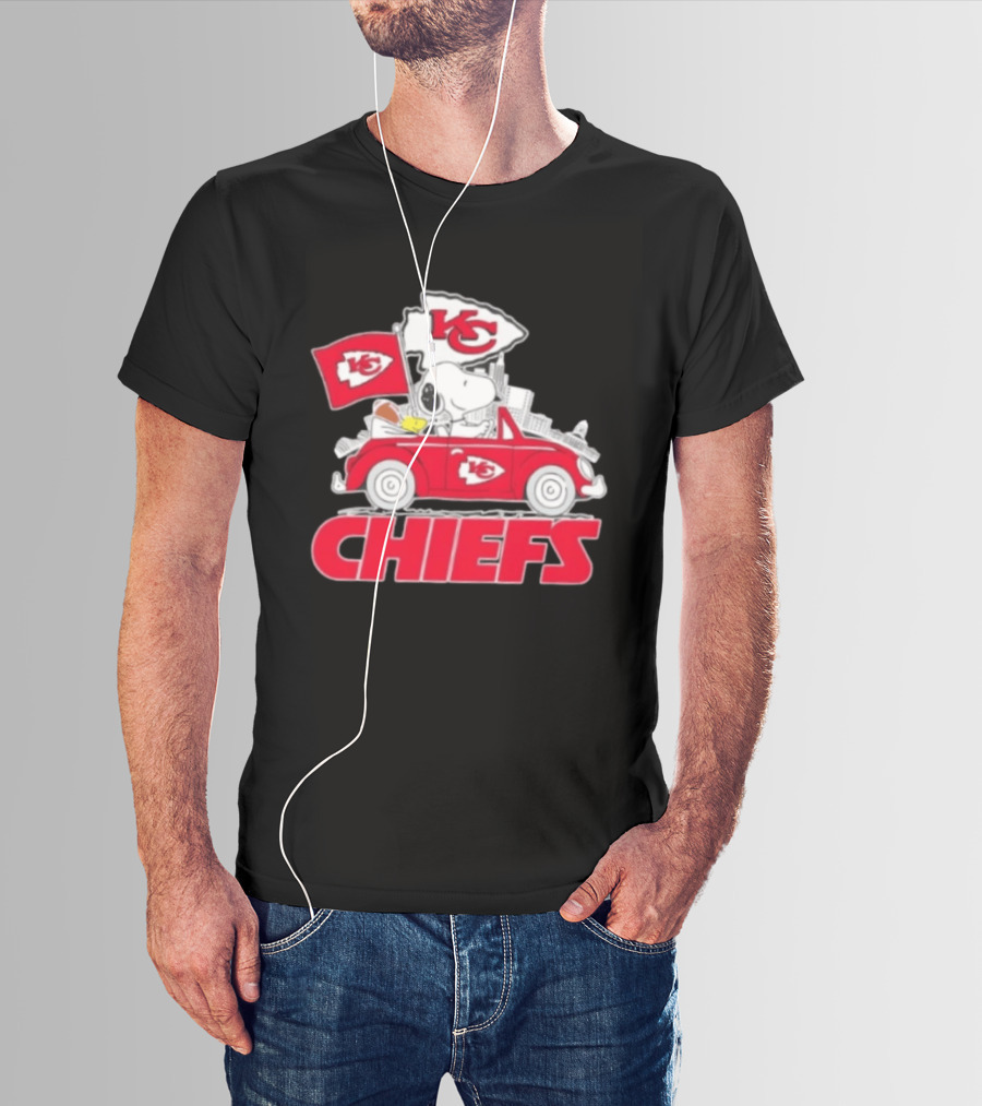 Snoopy Driving Kansas City Chiefs Car With Skyline And Flag T-Shirt