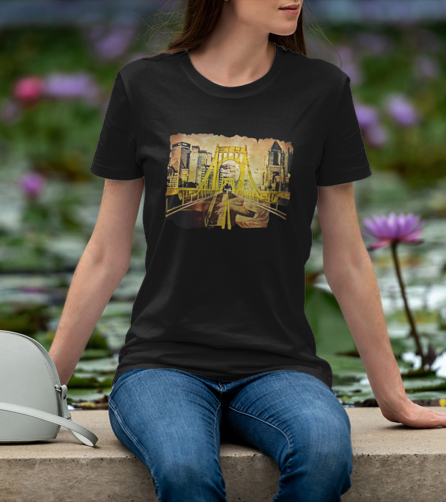 Pittsburgh Skyline 1992 Roberto Clemente Bridge Piano Player T-Shirt