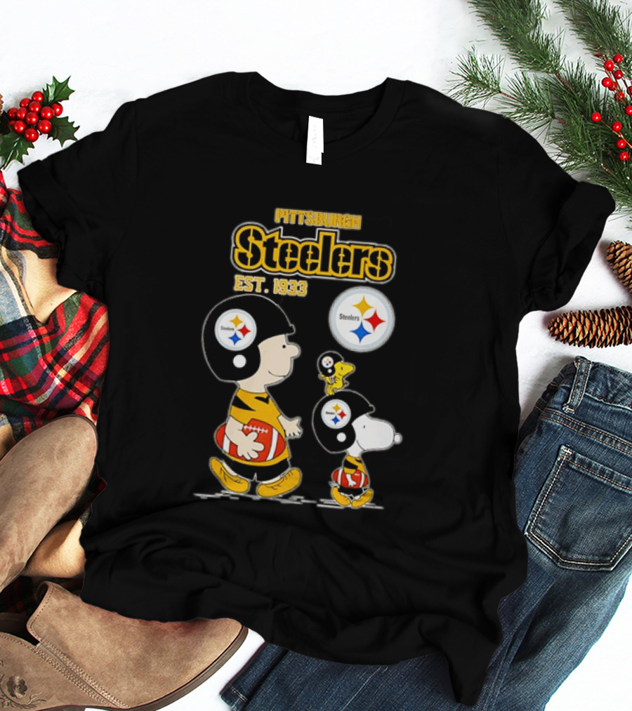 Pittsburgh Steelers Peanuts Charlie Brown Snoopy Football Est 1933 T-Shirt