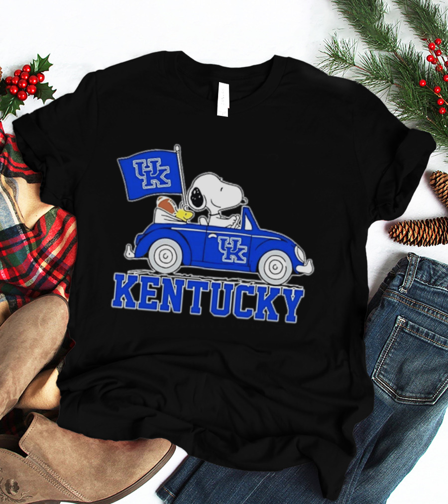 UK Wildcats Snoopy Driving Car With Kentucky Banner T-Shirt