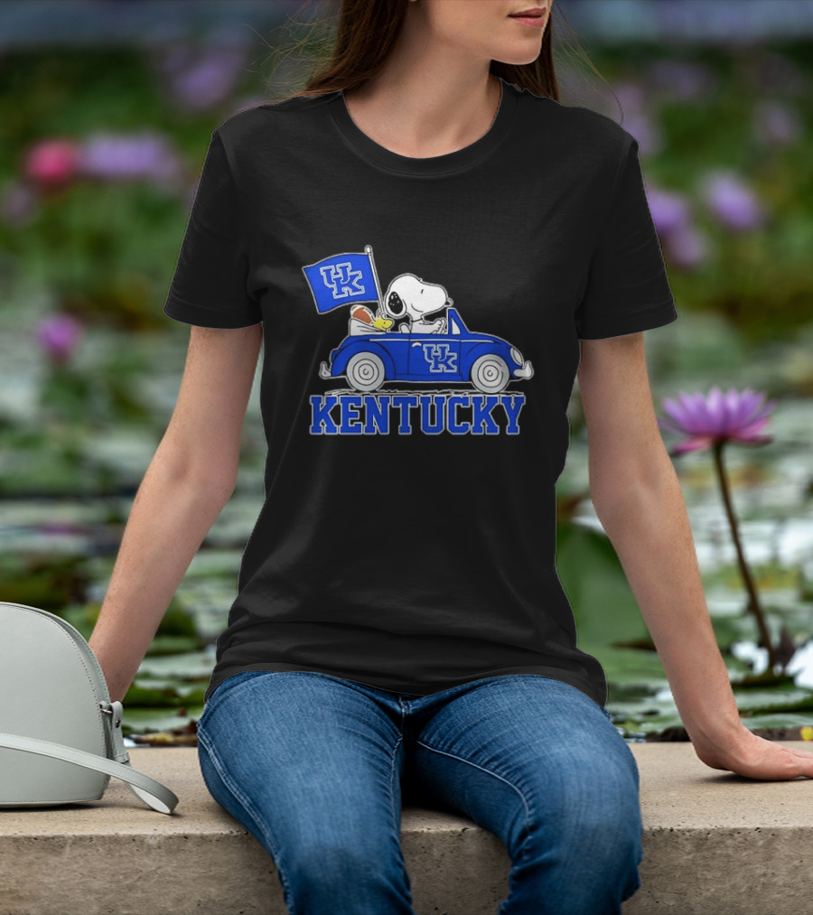 UK Wildcats Snoopy Driving Car With Kentucky Banner T-Shirt