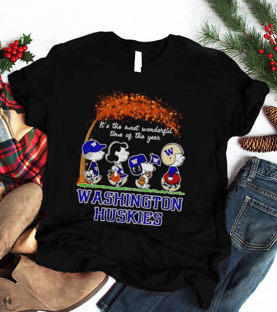 Washington Huskies Peanuts Characters It's The Most Wonderful Time Of The Year T-Shirt
