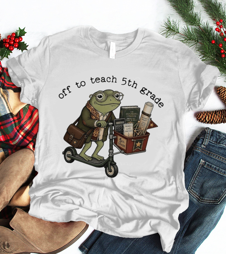 Off To Teach 5th Grade Frog Teacher Scooter Back To School T-Shirt