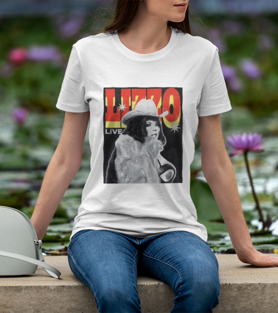 Lizzo Live Houston Mar 06 Texan Style Fur Coat Hat T-Shirt