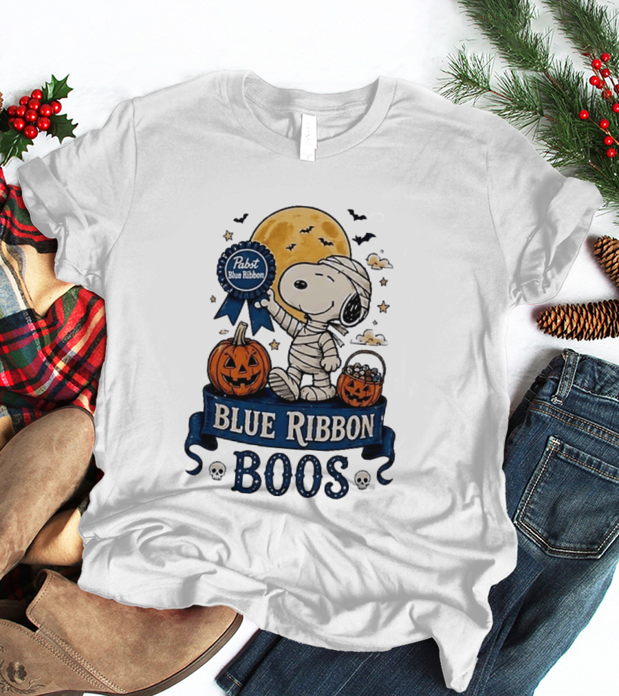 Pabst Blue Ribbon Snoopy Mummy Halloween Blue Ribbon Boos Pumpkin Moon Bats T-Shirt