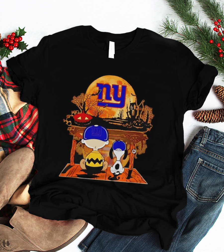 New York Giants Charlie Brown Snoopy Halloween Moon T-Shirt