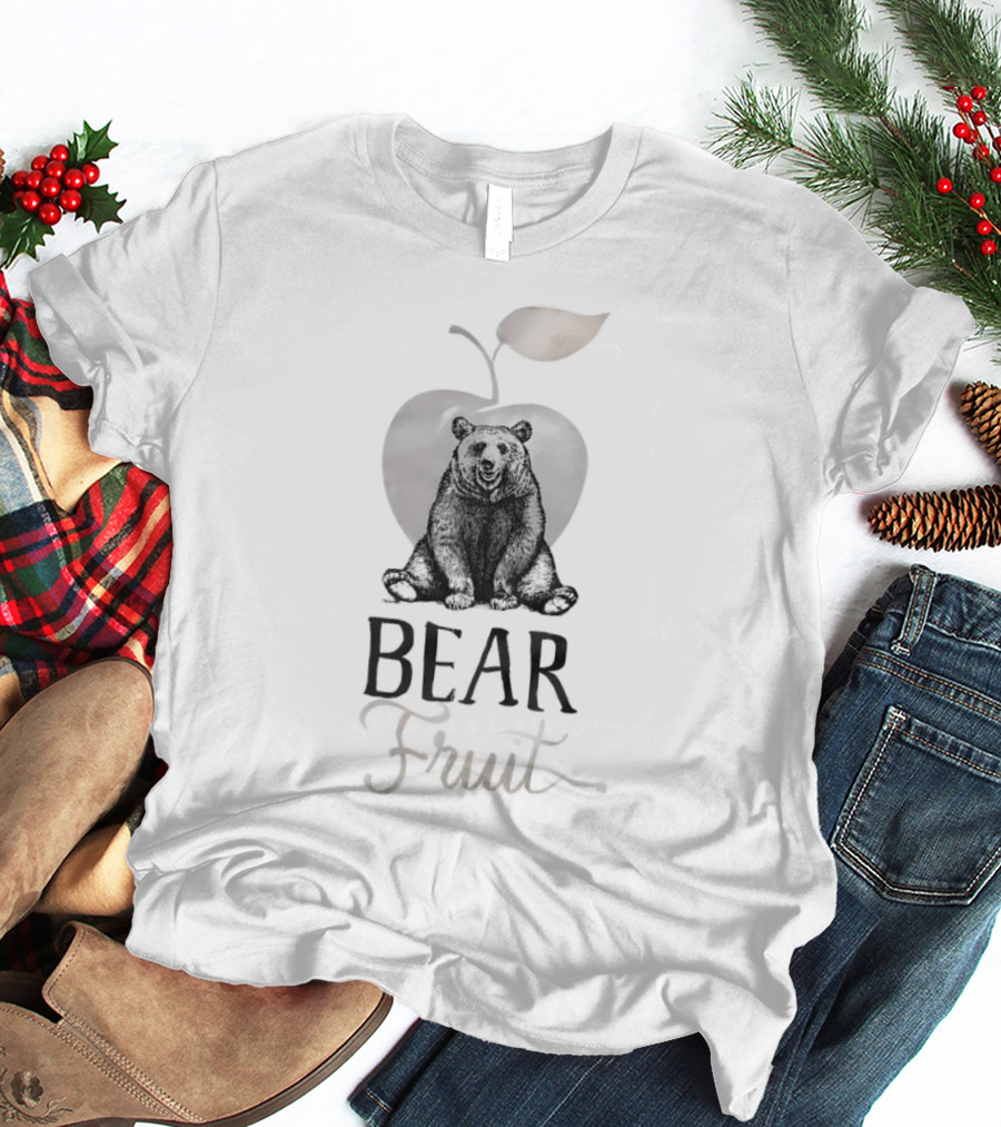Bear Fruit Apple Nature Wildlife Artistic T-Shirt