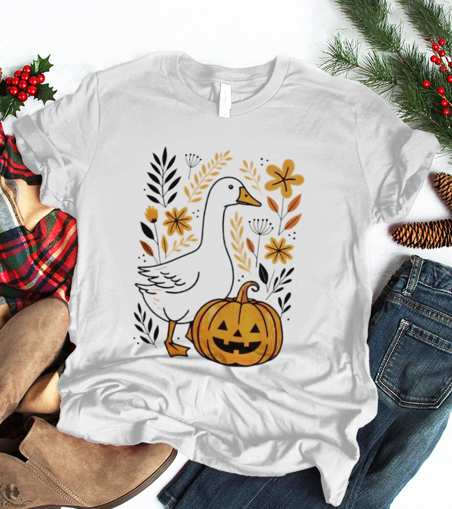 Pumpkin Jack O Lantern Goose Fall Farmhouse Floral Halloween T-Shirt