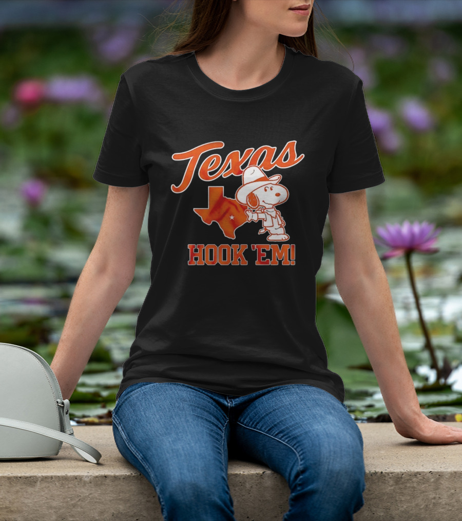 Texas Snoopy Hook 'Em Peanuts Cowboy Spirit T-Shirt