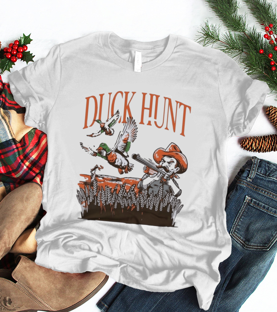 Duck Hunt Hunter Wildlife Outdoors Vintage Cowboy Shooting Scene T-Shirt