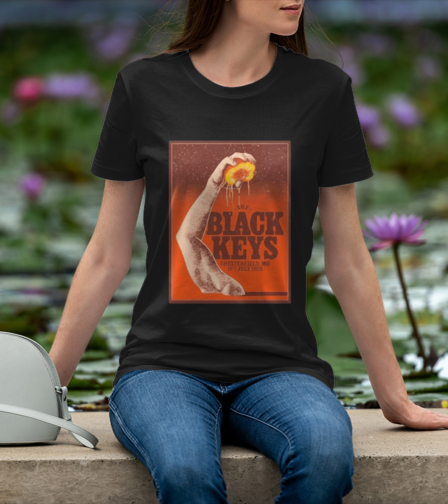 The Black Keys Chesterfield MO July 19 2026 Concert Vintage Hand Holding Peach T-Shirt