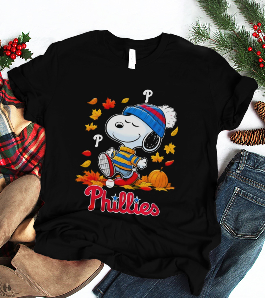 Snoopy Philadelphia Phillies Autumn Leaves Pumpkin Baseball Fan T-Shirt