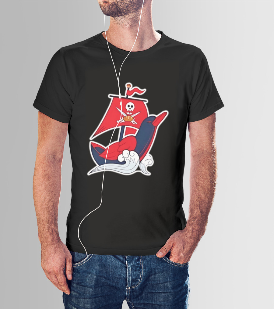 Tampa Bay Buccaneers Pirate Ship Football Skull Crossed Swords Sails T-Shirt