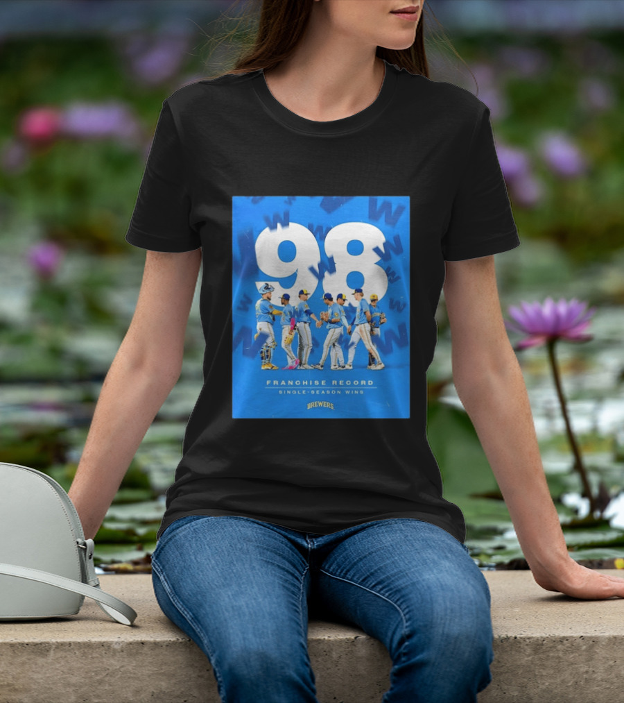 Milwaukee Brewers 98 Franchise Record Single Season Wins Team Celebration T-Shirt