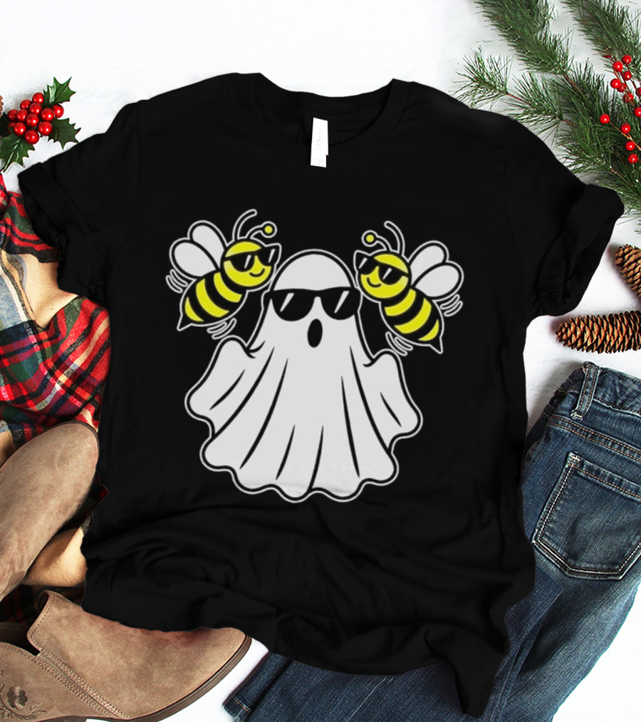 Ghost With Sunglasses And Bees Spooky Halloween Fun T-Shirt