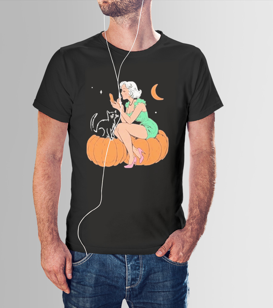 Pinup Girl Applying Lipstick On Pumpkin With Black Cat Halloween Moon Scene T-Shirt