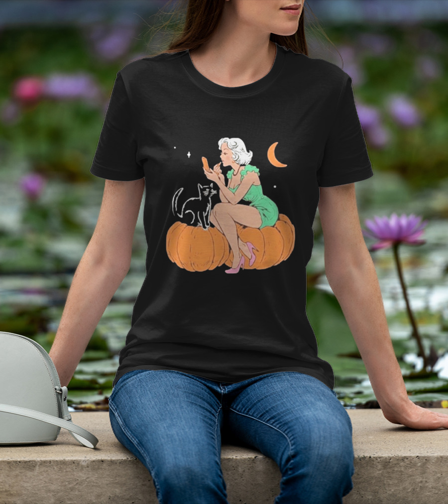 Pinup Girl Applying Lipstick On Pumpkin With Black Cat Halloween Moon Scene T-Shirt