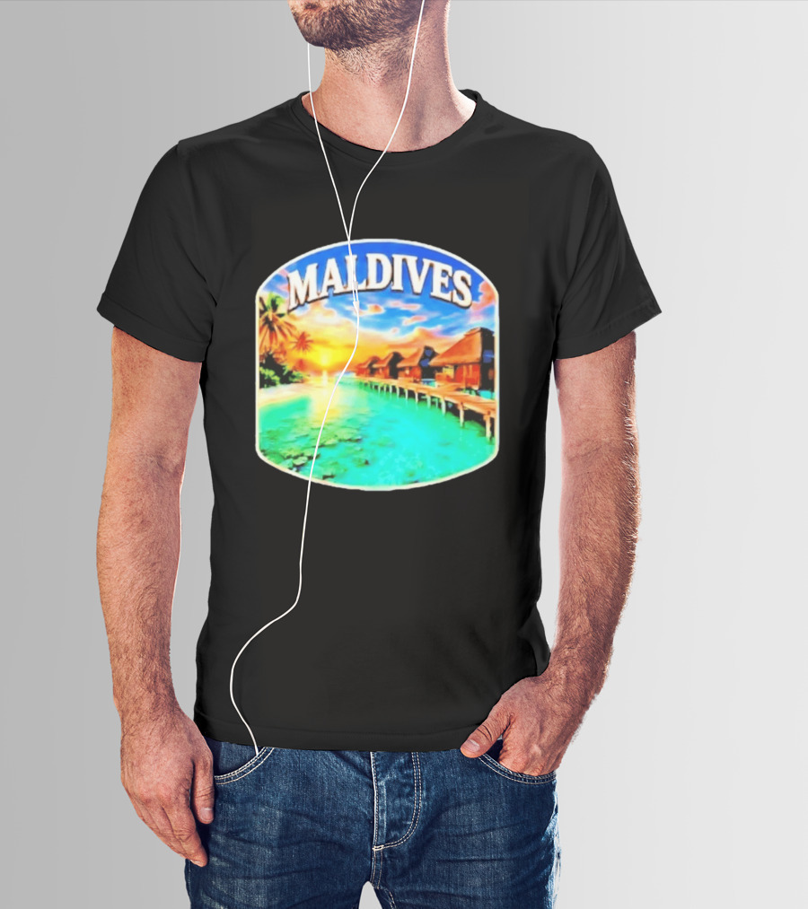 Maldives Tropical Sunset Overwater Bungalows Exquisite Island Escape T-Shirt