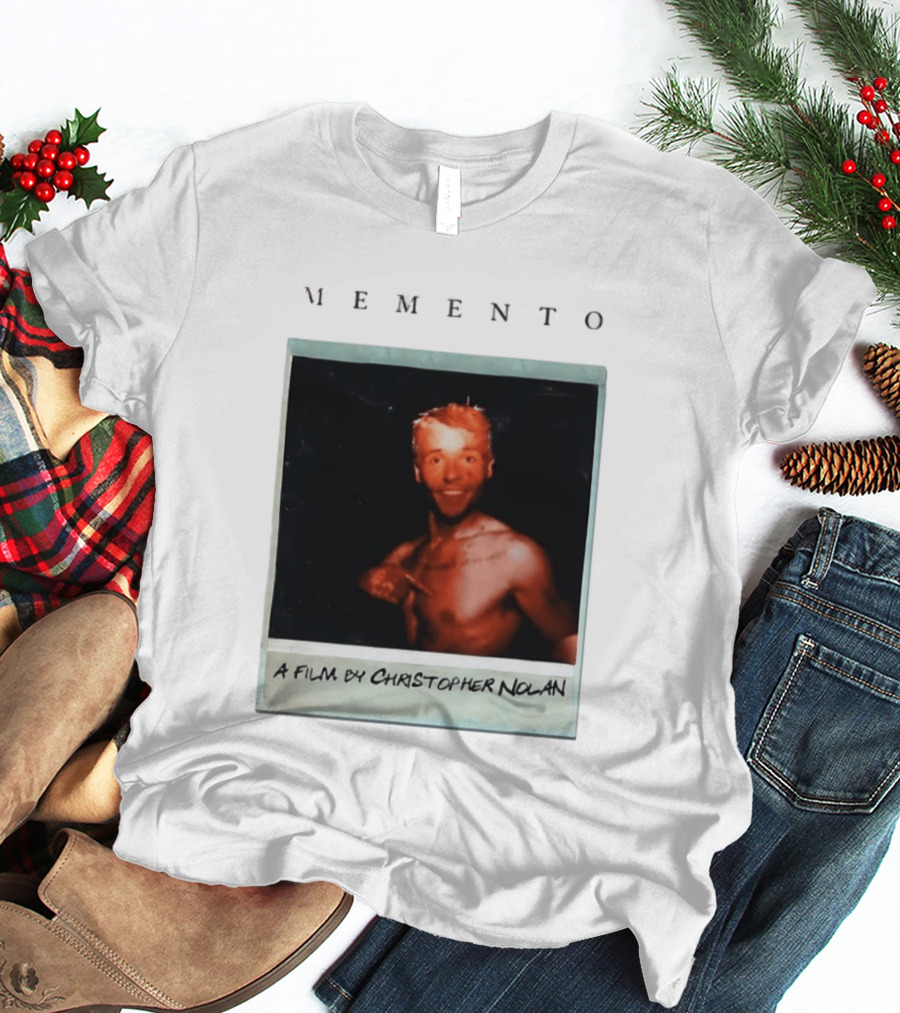 Memento A Film By Christopher Nolan Guy Pearce Polaroid Image T-Shirt