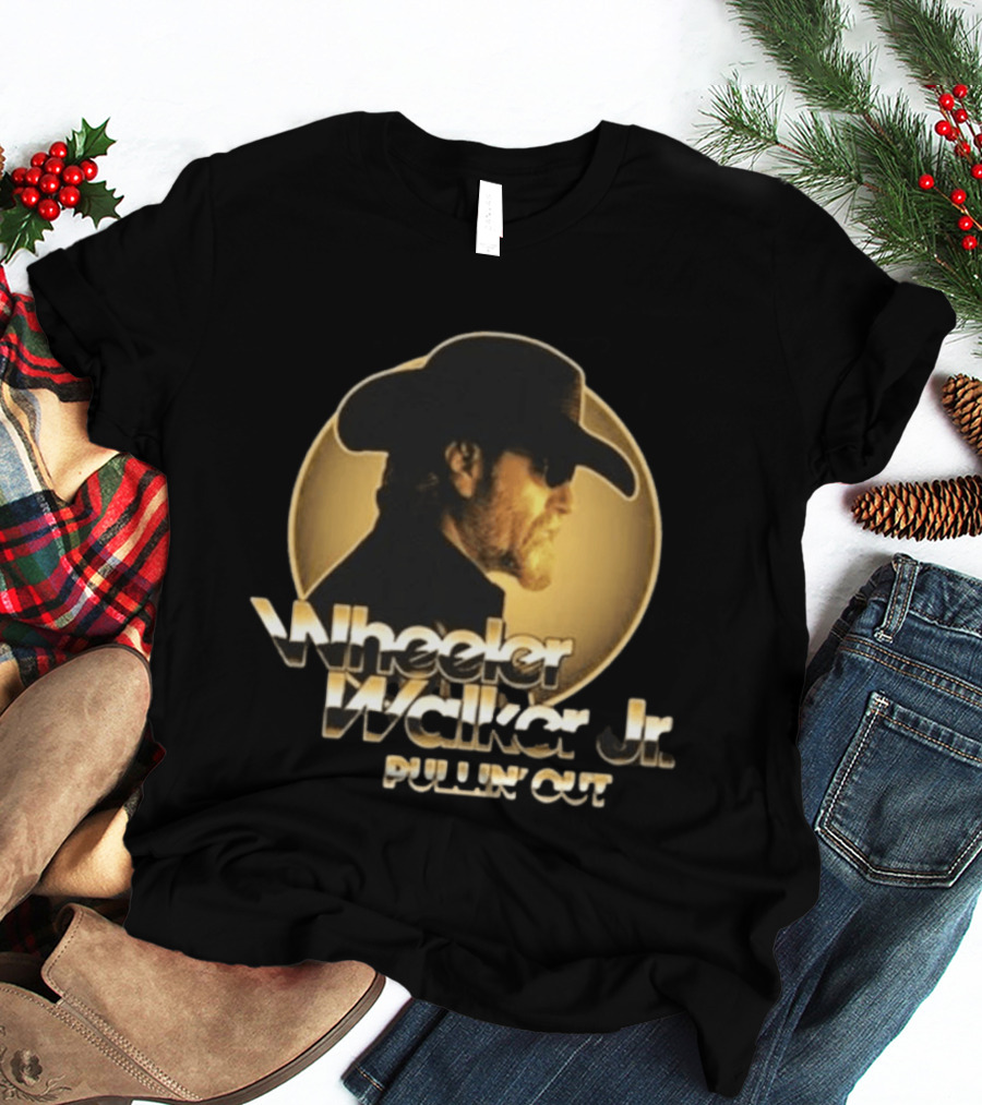 Wheeler Walker Jr. Pullin' Out Album Cover Portrait In Gold T-Shirt