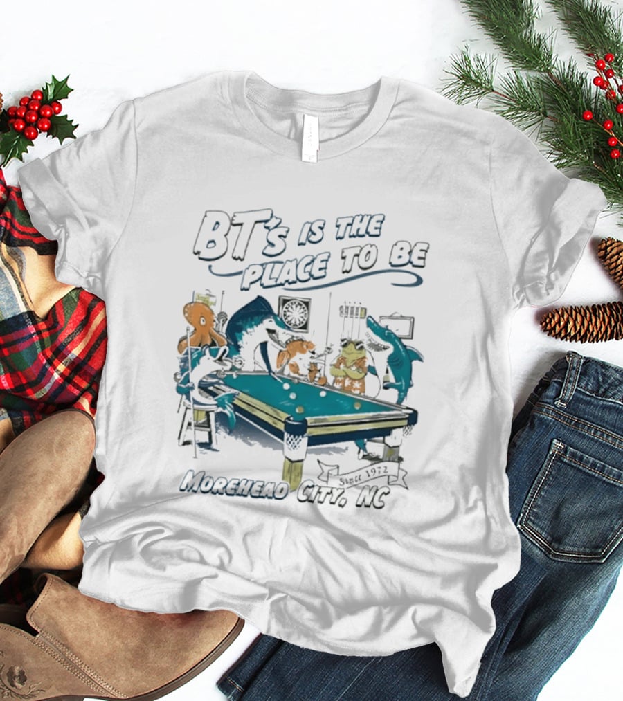 BT's Is The Place To Be Morehead City NC Since 1972 Pool Hall Sea Creatures Playing Billiards T-Shirt