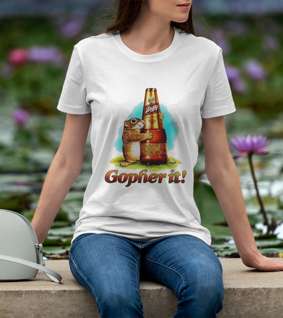 Schlitz Beer Gopher It Bottle Hugging Squirrel Vintage Advertising T-Shirt