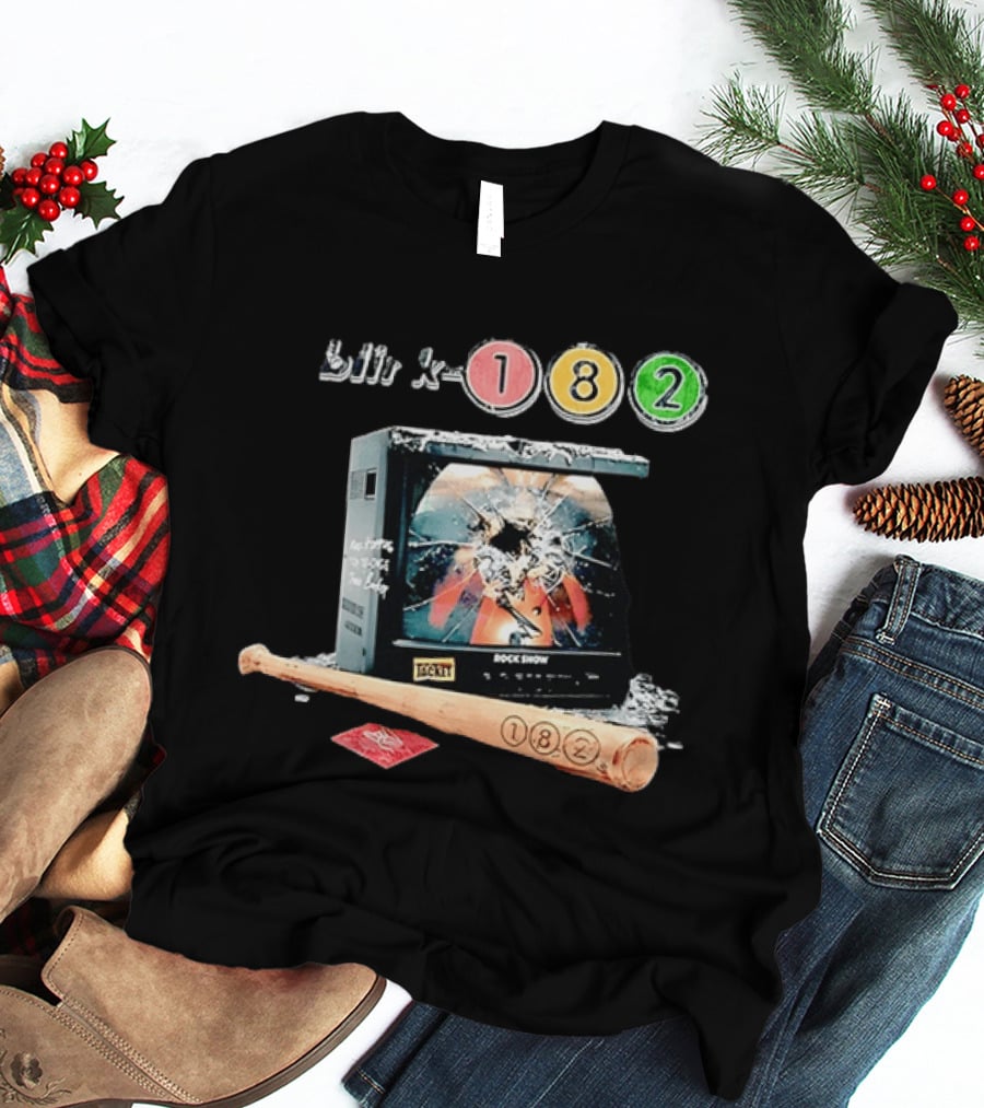 Blink 182 Rock Show Mark Hoppus Tom DeLonge Travis Barker TV Baseball Bat Iconic Display T-Shirt