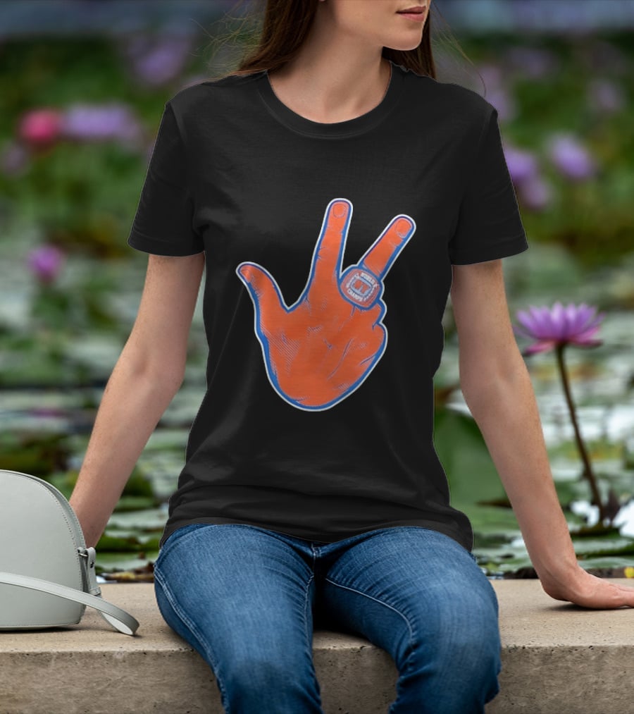 New York Knicks World Champs Victory Hand Sign With Ring NY Sports T-Shirt
