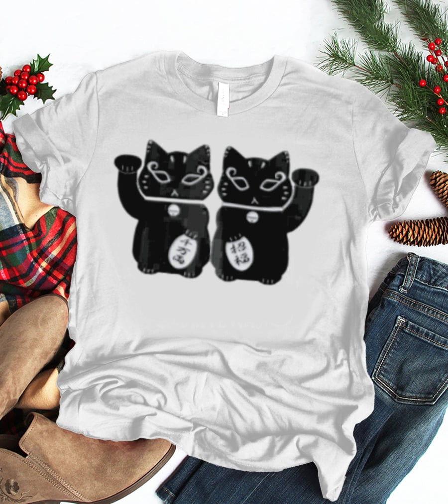 Maneki Neko Lucky Black Cat With Coin T-Shirt