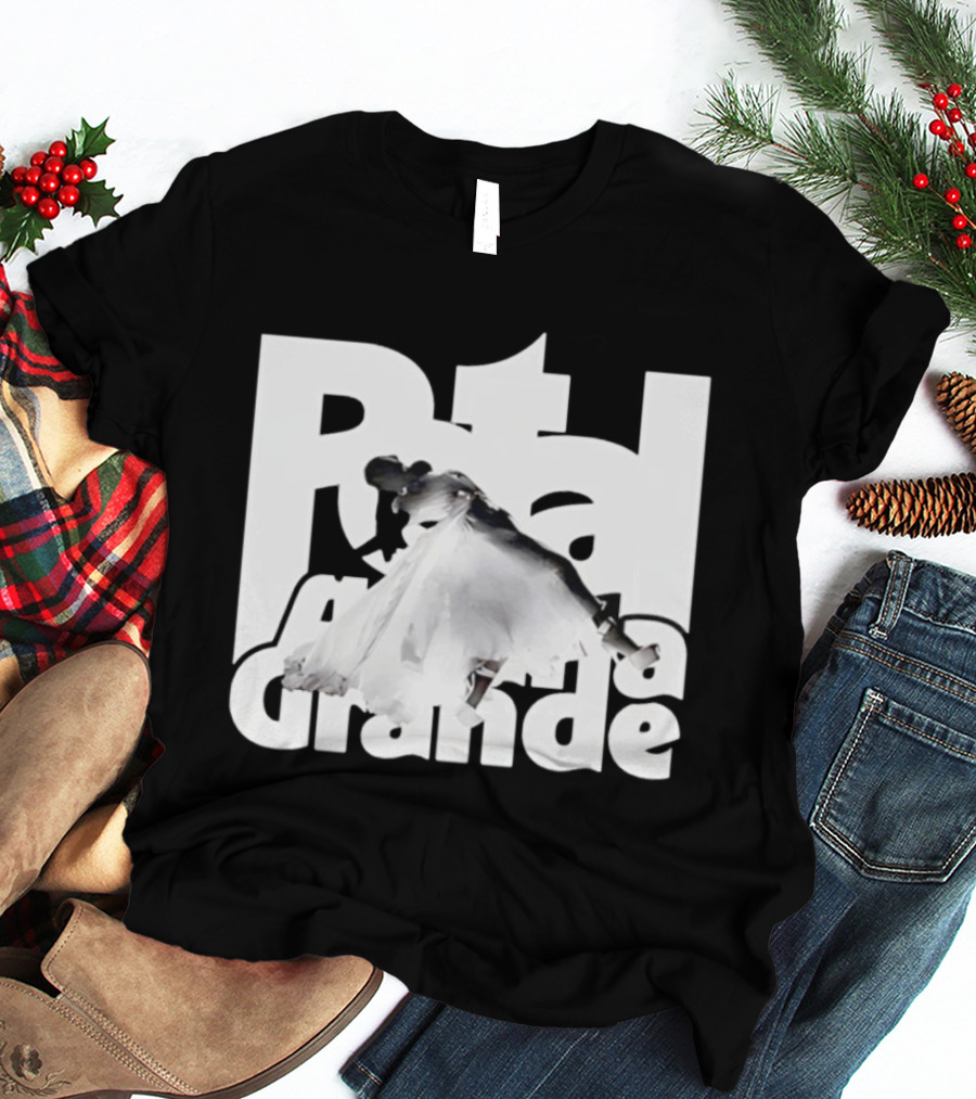 Petal Ariana Grande Pop Music Singer Floating T-Shirt