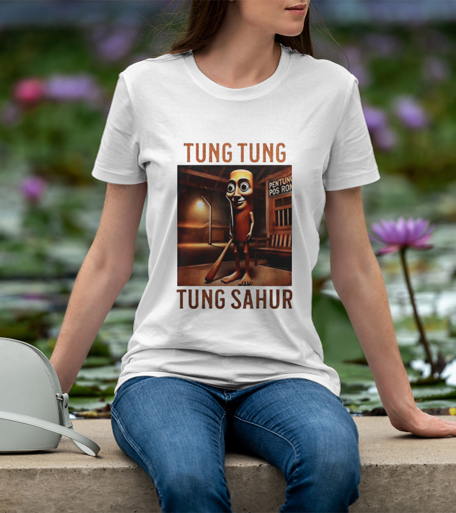 Tung Tung Tung Sahur Pentung Pos Ron Indonesian Culture Night Scene T-Shirt