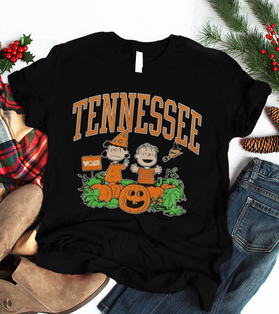 Tennessee Volunteers Peanuts Halloween Lucy Linus Pumpkins T-Shirt