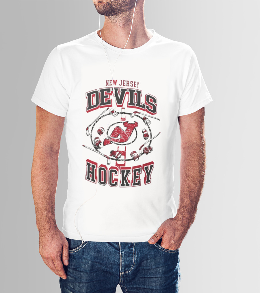 New Jersey Devils Hockey Distressed Vintage Style NHL Fan Gear T-Shirt
