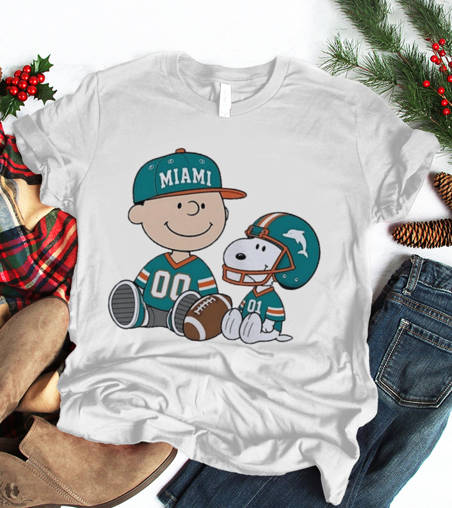 Miami Dolphins Charlie Brown Snoopy Football Fans 00 01 Jersey T-Shirt