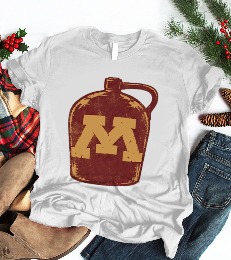 Minnesota Golden Gophers Distressed M Jug T-Shirt