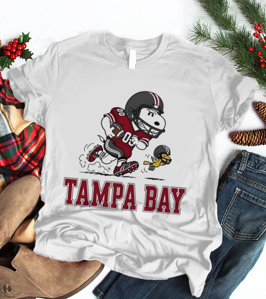 Tampa Bay Buccaneers Snoopy Woodstock Football Collaboration T-Shirt
