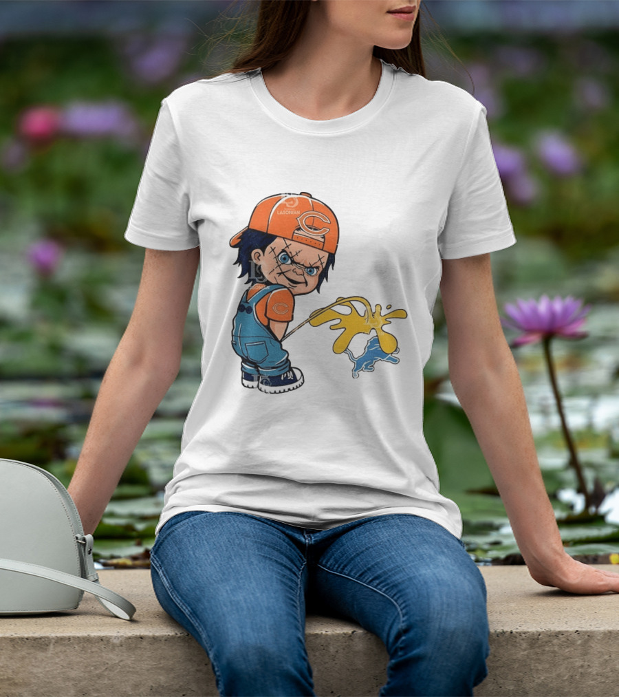 Chicago Bears Chucky Piss On Detroit Lions Rivalry Meme T-Shirt