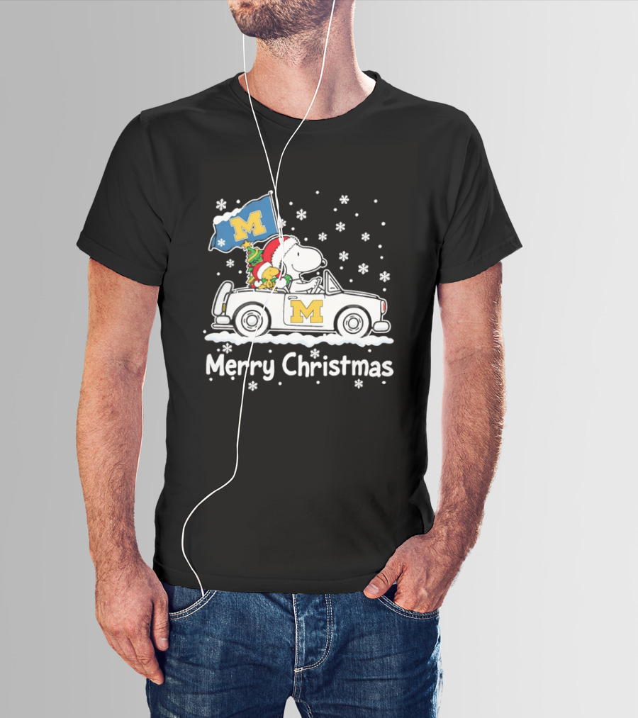 University Of Michigan Wolverines Snoopy Woodstock Christmas Car Flag Snowflakes T-Shirt