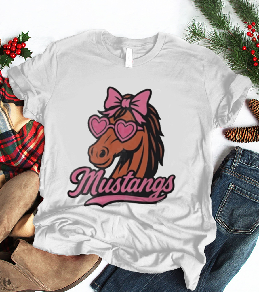 Mustangs Horse Pink Bow Heart Sunglasses T-Shirt
