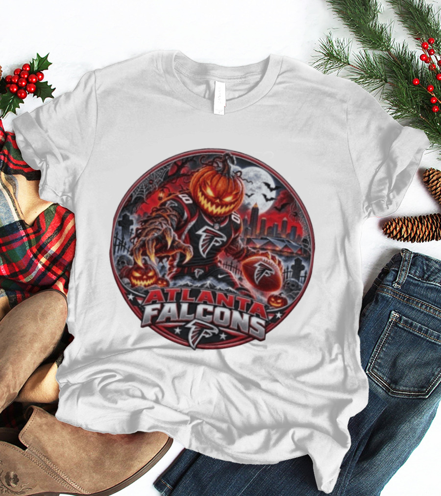 Atlanta Falcons Halloween Jack O' Lantern Football Player With City Skyline And Bats T-Shirt