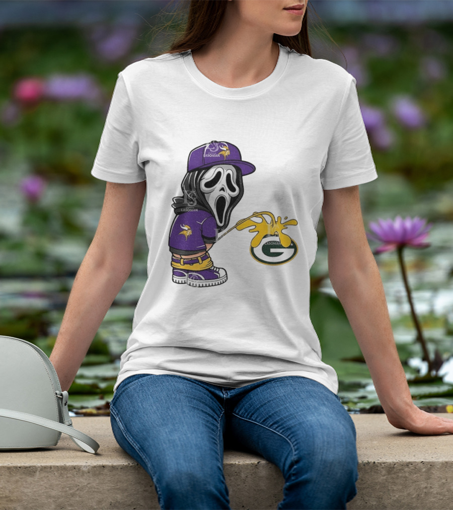 Minnesota Vikings Ghostface Piss On Green Bay Packers T-Shirt