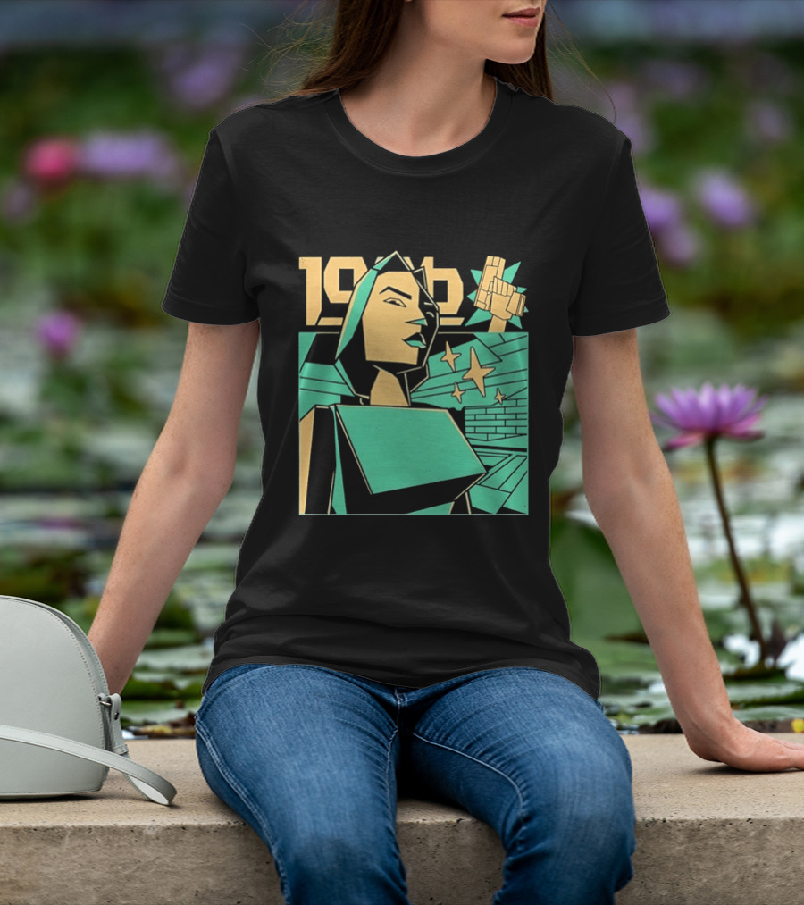Lara Croft 1996 Polygon Style Tomb Raider Video Game T-Shirt