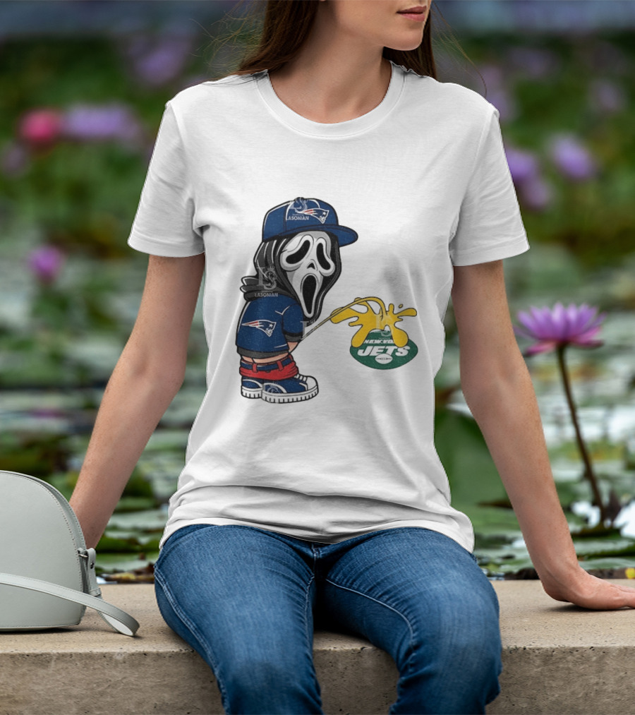 New England Patriots Ghostface Urinating On New York Jets T-Shirt