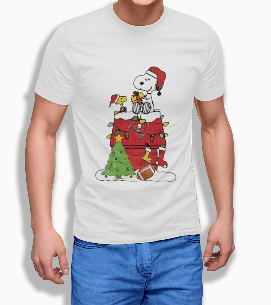 Snoopy Merry Christmas Tampa Bay Buccaneers 2026 Football Holiday Peanuts Santa Hat T-Shirt