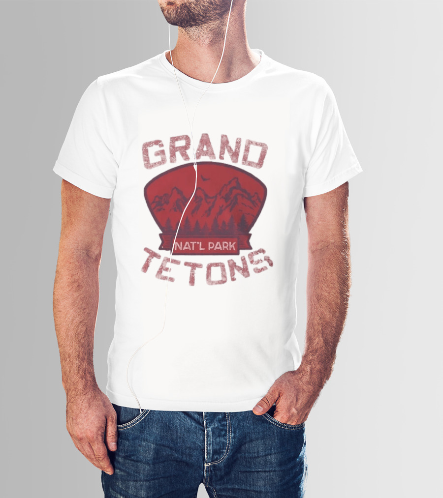 Grand Tetons Nat'l Park Distressed Mountain Landscape T-Shirt
