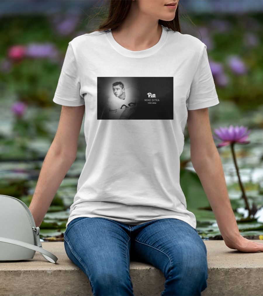 Pitt Remembers Football Icon Mike Ditka 1939 2026 T-Shirt